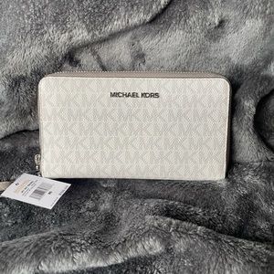 MK Bright White Jet Set Flat MF Phone Case